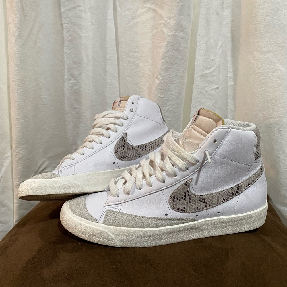 Blazer Mid Vintage 'Snakeskin Swoosh' Size 8.5 **WORN**